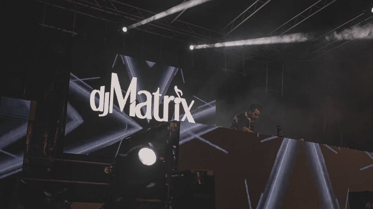 FOTO DJ MATRIX 4